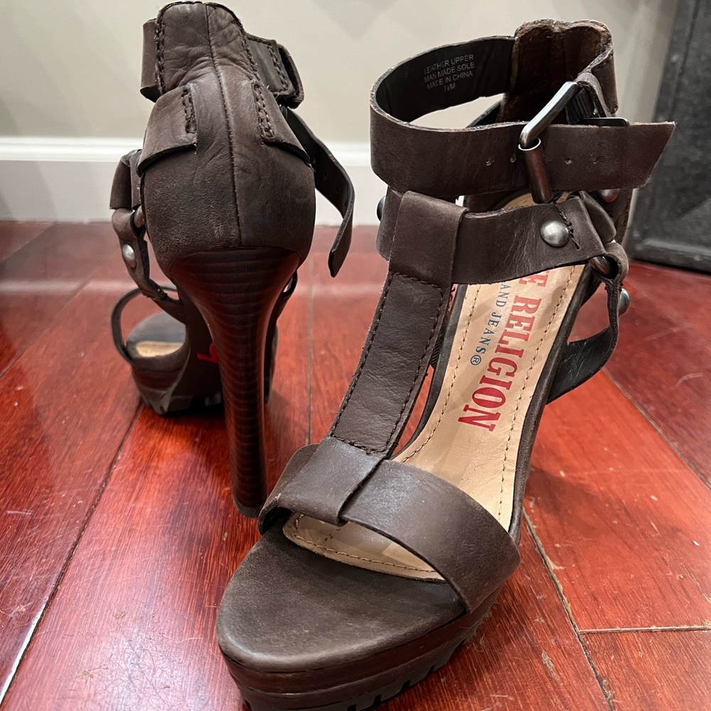 Women’s true religion heels